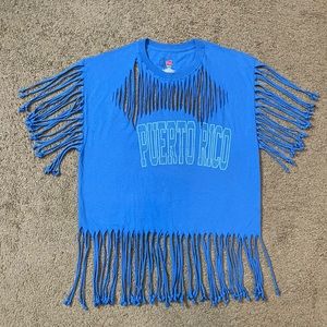 Women’s Puerto Rico novelty crew neck printed shirt with cute fringes. Size L